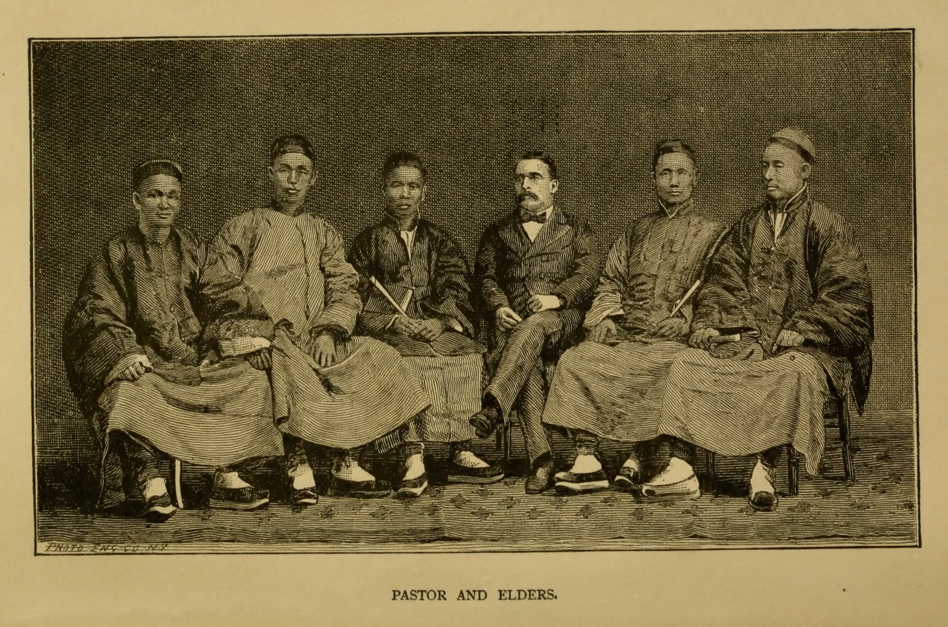 图一 牧师与长老